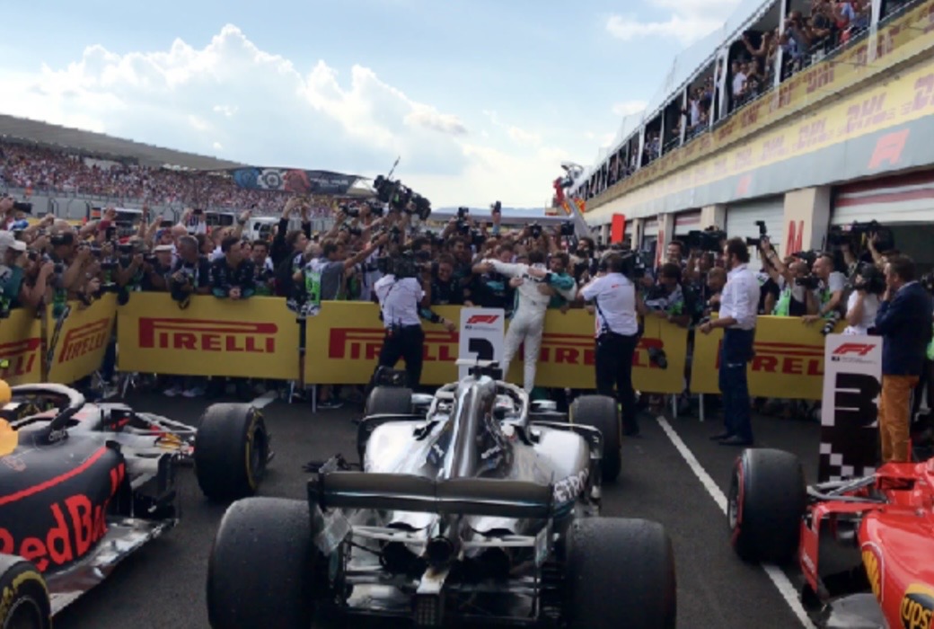 Formula 1 grid, parc fermé at the moment the winner steps out